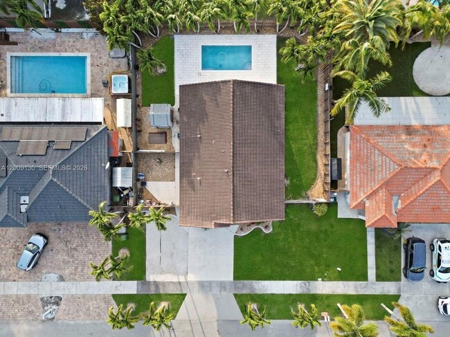 property at 704 SE 14th Pl