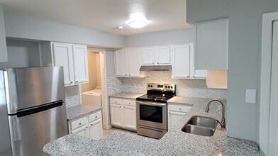 4226 Walnut Hills Dr in Corpus Christi, TX - Building Photo - Building Photo