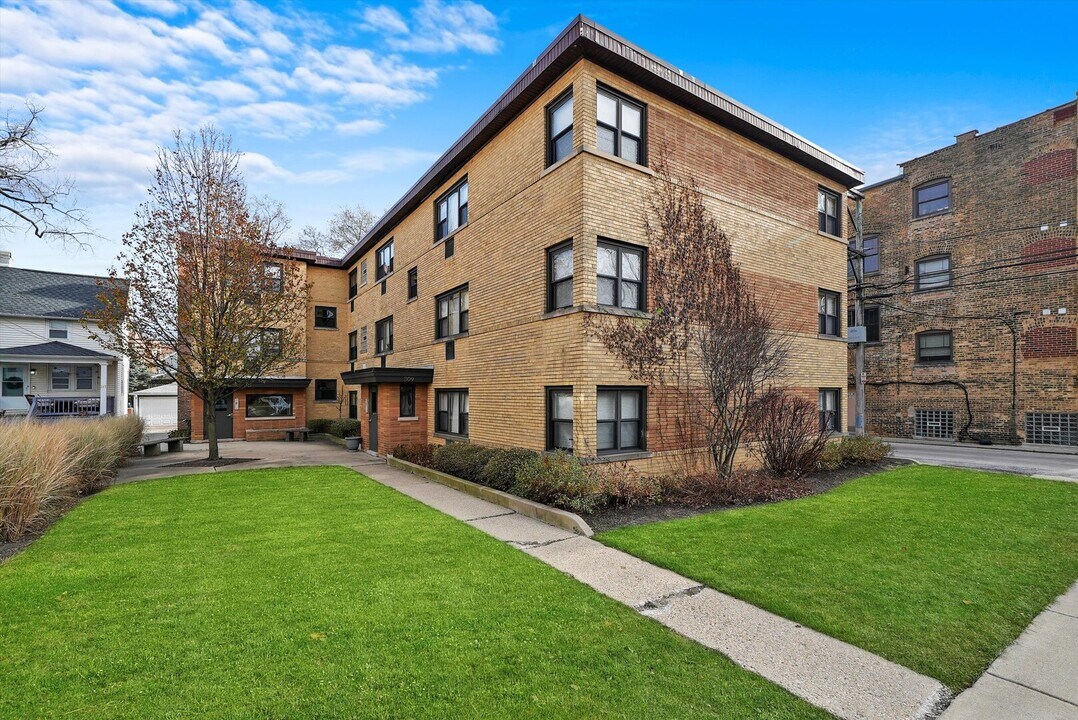 309 Sherman Ave in Evanston, IL - Building Photo