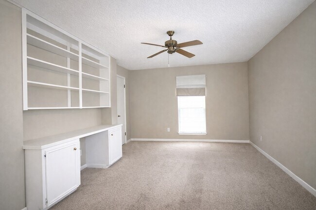 1310 S Caney Trails Dr in Wharton, TX - Building Photo - Building Photo