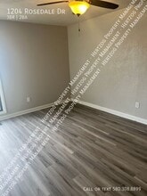 1204 Rosedale Dr in Ponca City, OK - Building Photo - Building Photo