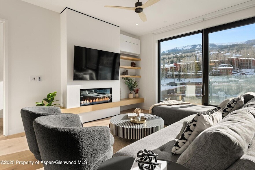 119 Wood Rd, Unit 305 in Snowmass Village, CO - Building Photo