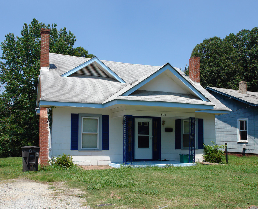 1803 Welborn St in High Point, NC - Building Photo