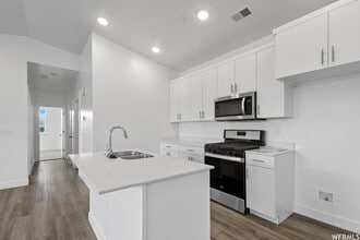 473 W 40 S in Providence, UT - Building Photo - Building Photo
