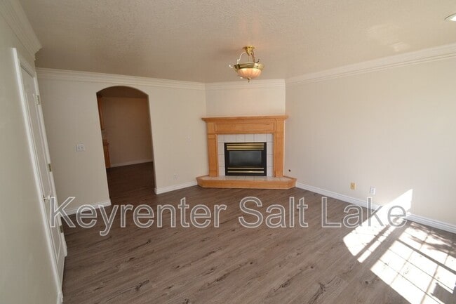 584 W 760 N in Orem, UT - Foto de edificio - Building Photo
