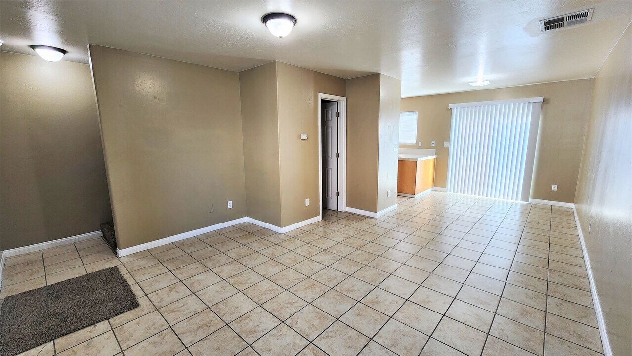 3805 Oregon St in Bakersfield, CA - Building Photo