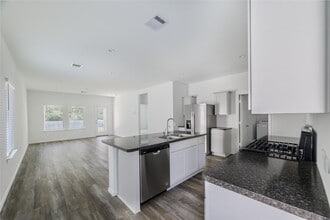 24106 Juniper Hts Dr in Spring, TX - Building Photo - Building Photo