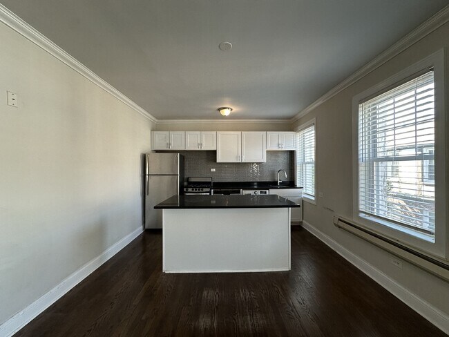 918 Green Bay Rd in Winnetka, IL - Building Photo - Building Photo
