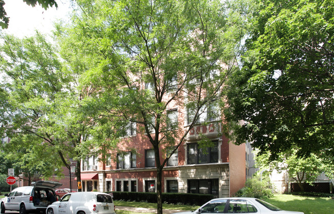 Woodlawn Apartments in Chicago, IL - Building Photo - Building Photo