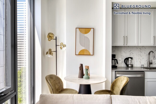 704 Spring St in Seattle, WA - Foto de edificio - Building Photo