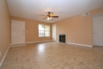 351 Lone Hill Dr in Altamonte Springs, FL - Building Photo - Building Photo