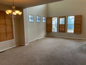 2219 Creekside Dr in Longmont, CO - Building Photo - Building Photo