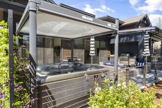 10116 Corrie Ct in Truckee, CA - Foto de edificio - Building Photo