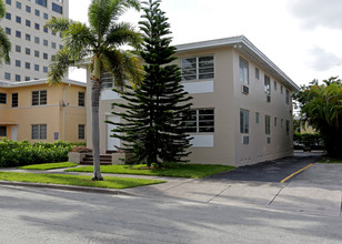 110 Antiquera Ave in Coral Gables, FL - Building Photo - Building Photo