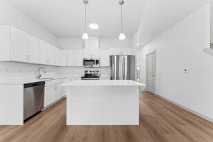 Titan Hill Townhomes in Salem, OR - Building Photo