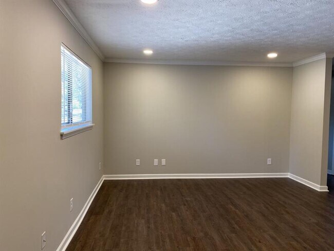 2323 Ward St SE-Unit -10 in Smyrna, GA - Foto de edificio - Building Photo