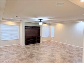 1137 Sax Fifth Ave in Henderson, NV - Foto de edificio - Building Photo