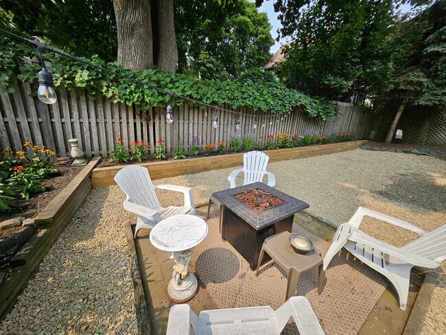 8 Randall St, Unit 2