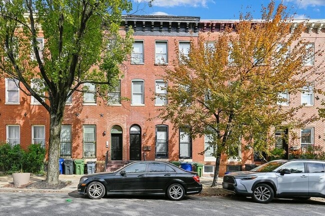 property at 1324 W Lombard St