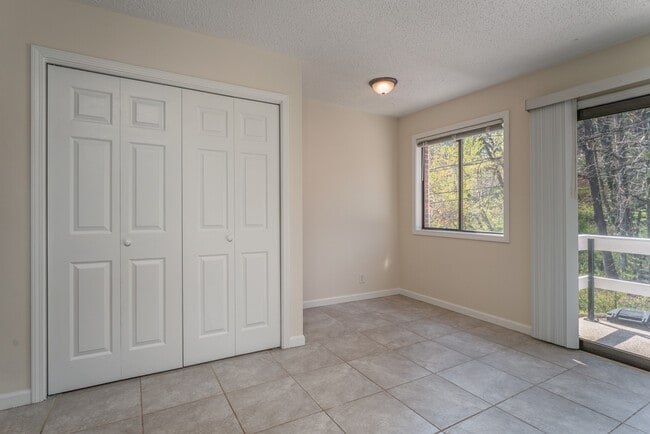 76 Greenville Hwy in Brevard, NC - Building Photo - Building Photo