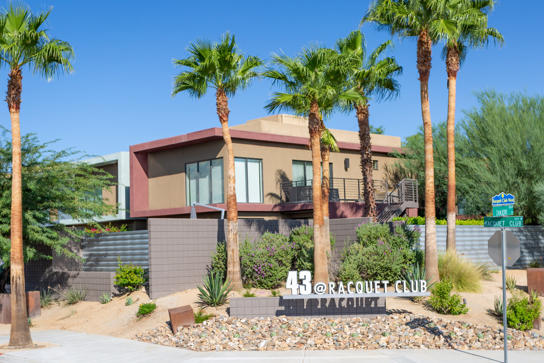 Zanjero Apartments in Palm Springs, CA - Building Photo