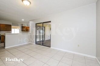 238 Bedford Dr, Unit 825 in Kissimmee, FL - Building Photo - Building Photo