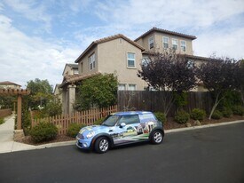 2244 Lily Ln in Santa Maria, CA - Building Photo