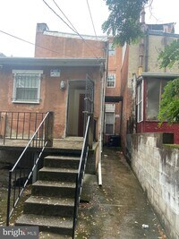 1833 W Lexington St photo'