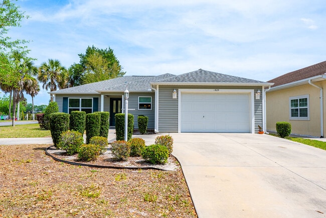 property at 1329 Paradise Dr
