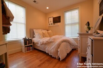 21 Sparhawk St, Unit 2 in Boston, MA - Building Photo - Building Photo