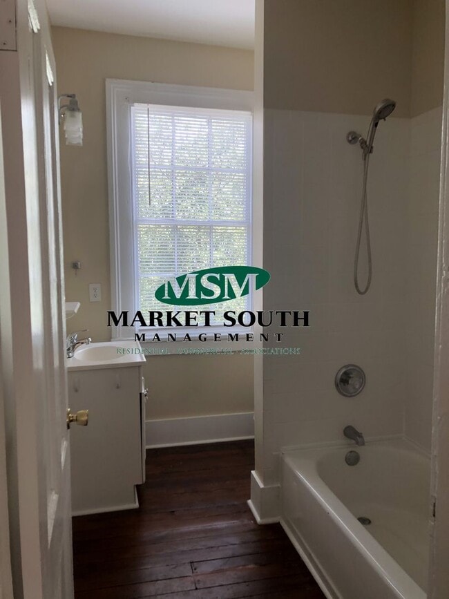 property at 121 W Duffy St