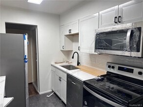 60 Trafalgar Rd in New Windsor, NY - Building Photo - Building Photo