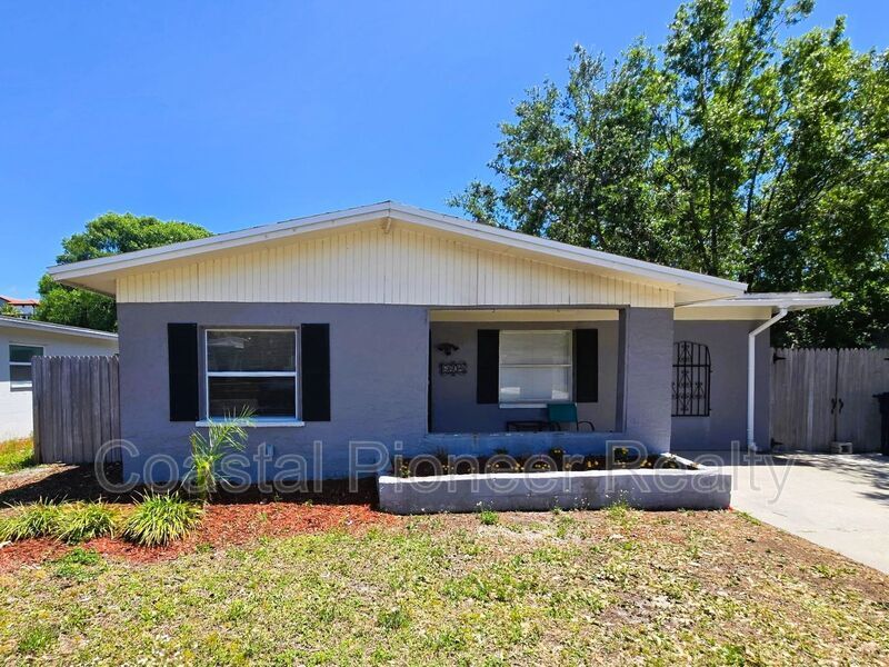 6604 S Mascotte St in Tampa, FL - Foto de edificio