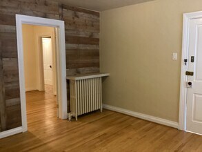 131 E Main St-Unit -2 in Waynesboro, PA - Building Photo - Building Photo