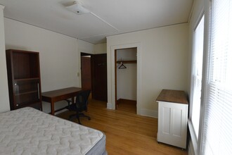 412 Hillview Plz, Unit 412 in Ithaca, NY - Foto de edificio - Building Photo