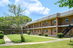 Lillian Square Apartments in Pensacola, FL - Building Photo