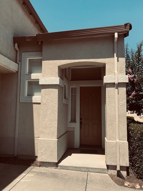 701 Crawdad Ct in Fairfield, CA - Building Photo