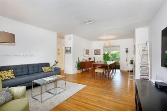 2500 Overbrook St in Miami, FL - Building Photo - Building Photo
