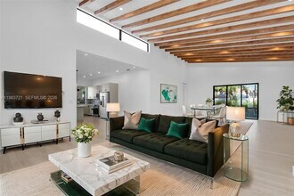 3905 SW 5th St in Coral Gables, FL - Building Photo - Building Photo