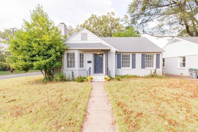 380 Holmes Cir in Memphis, TN - Building Photo - Building Photo