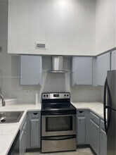 2550 SW 18th Terrace in Fort Lauderdale, FL - Building Photo - Building Photo