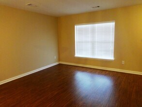 405 Crystal Oaks Ln in Moncks Corner, SC - Building Photo - Building Photo