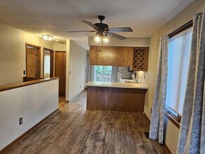 33090 Woodworth Ct in Westland, MI - Building Photo - Building Photo