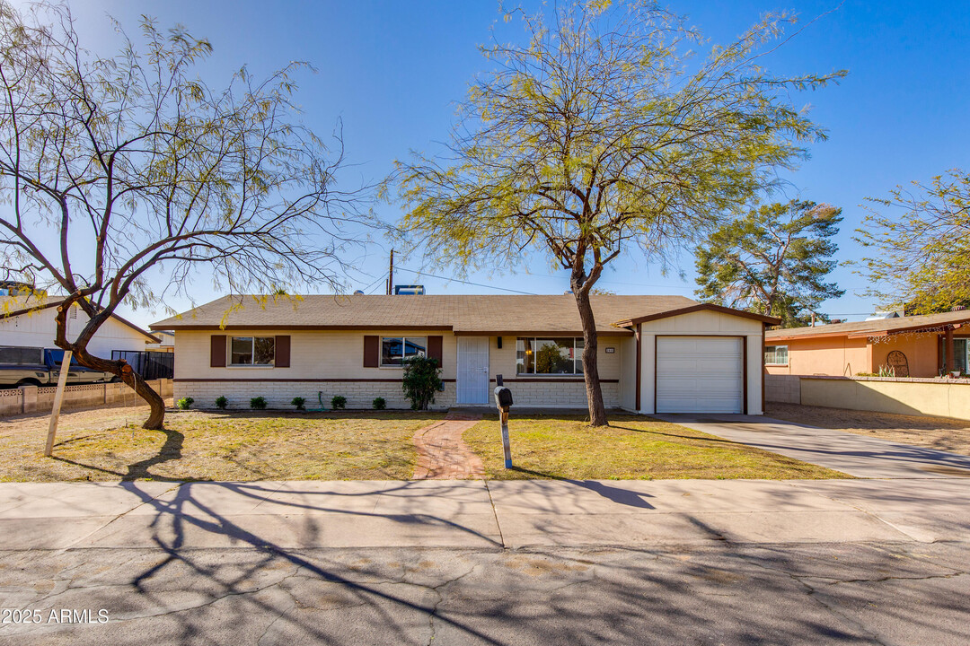 2515 E Karen Dr in Phoenix, AZ - Building Photo