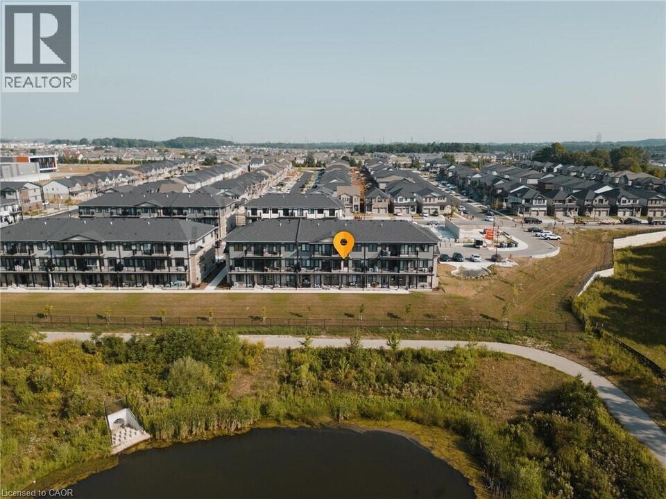 104 Lomond Ln in Kitchener, ON - Building Photo