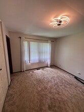 111 Lee Ln in Bolingbrook, IL - Building Photo - Building Photo