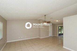 995 Armstrong Rd SE in Palm Bay, FL - Building Photo - Building Photo