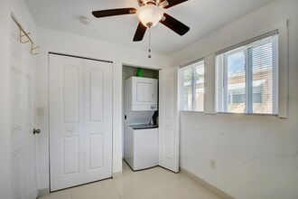 325 N L St in Lake Worth, FL - Building Photo - Building Photo