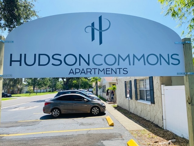 Hudson Commons in St. Petersburg, FL - Building Photo