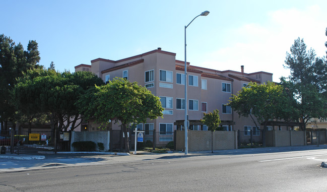 Evergreen Condominiums in San Pablo, CA - Building Photo - Building Photo